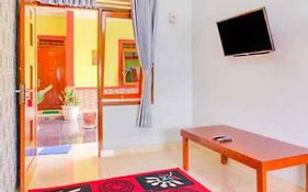 OYO 3418 Penginapan May Lindon Syariah